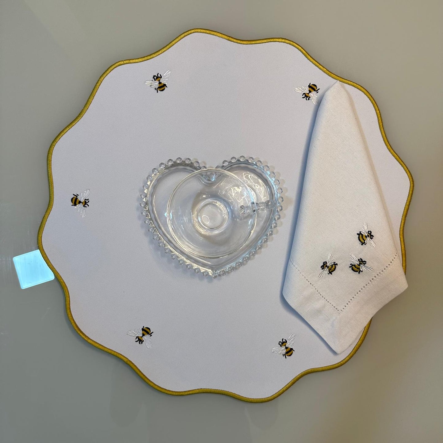 Round Placemat with Bee Embroidery