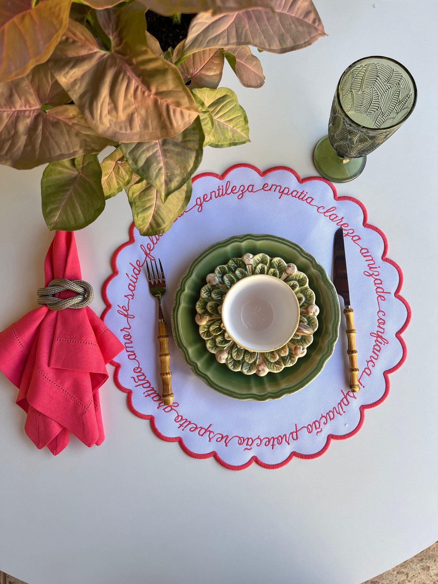 Round Placemat with Inspirational Embroidery Coral