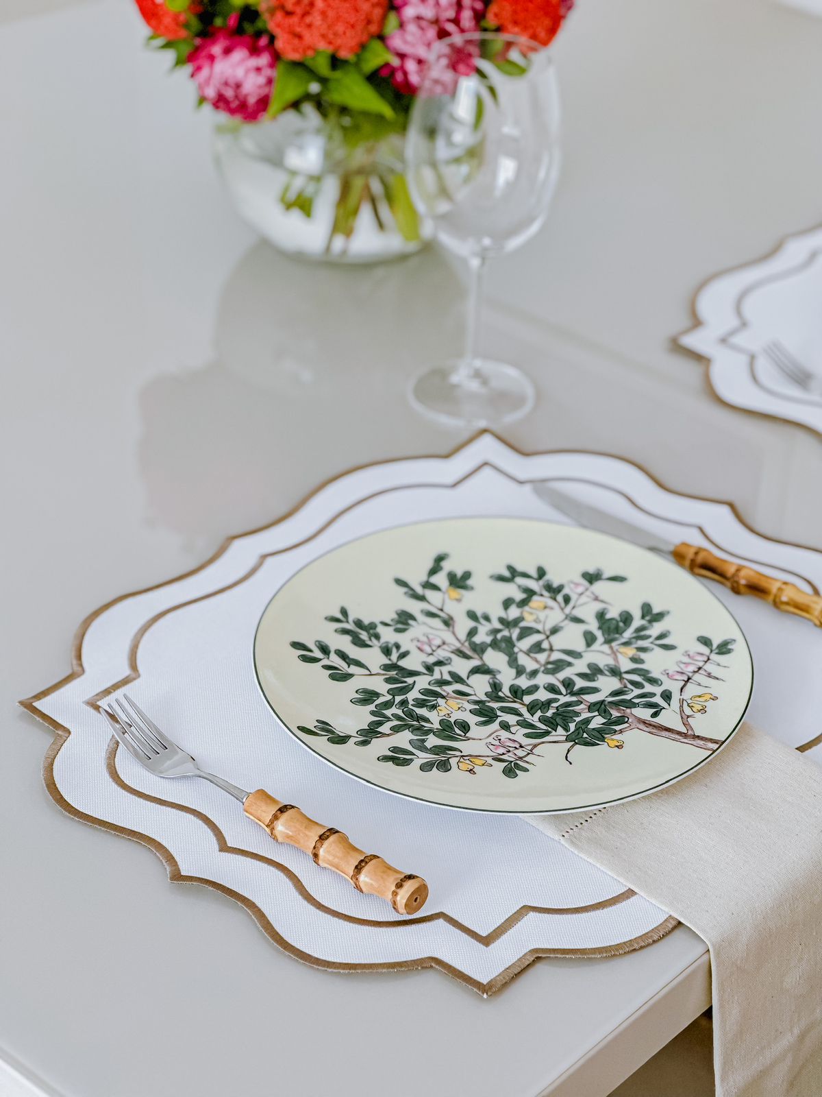 Elegant Placemat with Wavy Edges