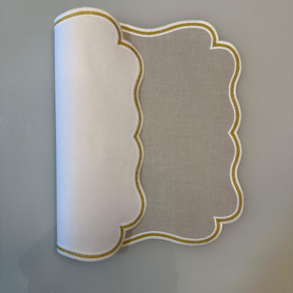 Reversible Placemat with Wavy Edges