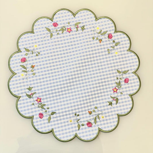 Round Placemat with Floral Details