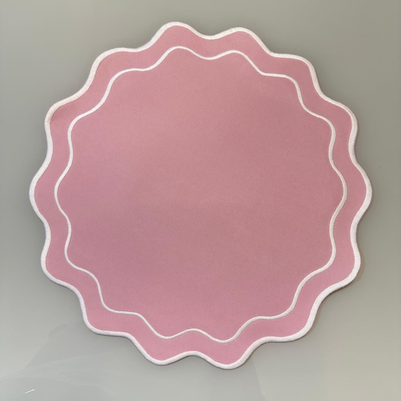 Reversible Placemat with Wavy Edges