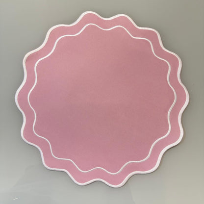 Reversible Placemat with Wavy Edges