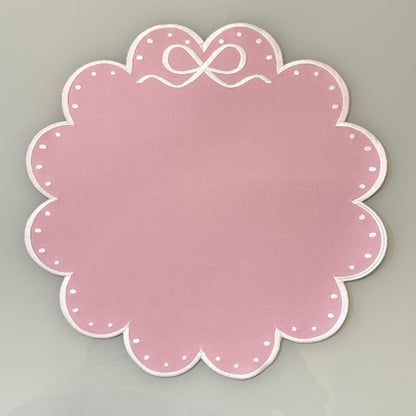 Reversible Placemat with Scalloped Edges