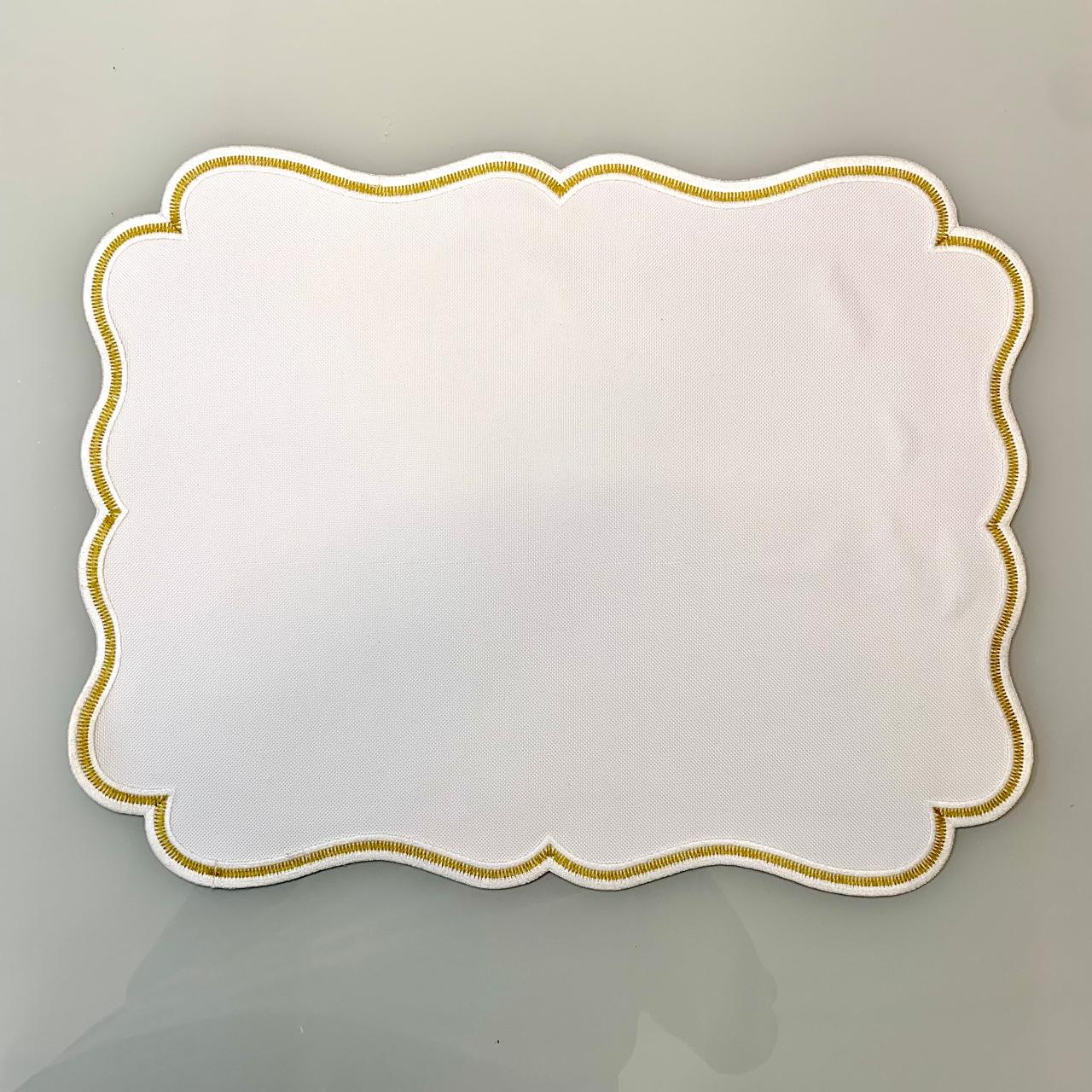 Reversible Placemat with Wavy Edges