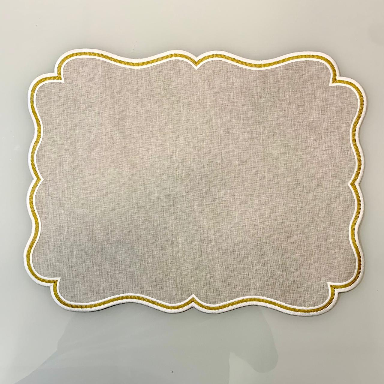 Reversible Placemat with Wavy Edges