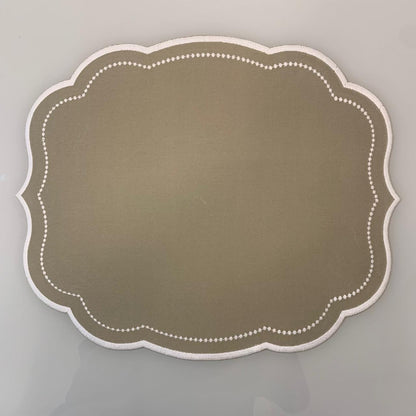 Reversible Placemat with Decorative Edges